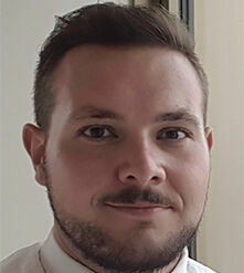 Michael Rudolf Kissler Liebe Kolleginnen und Kollegen, aus dem schönen Hamm stammend bin ich im März 2019 von Frankfurt a. M. nach Berlin gezogen, zurzeit als Compliance-Manager und Syndikusrechtsanwalt bei einem FinTech tätig und bewege mich fachlich im Bank- und Kapitalmarkt- sowie Datenschutzrecht. Meine Leidenschaften sind Sport, Kryptowerte & Blockchain und die schlesische Küche. Ich möchte mich für digitale Lösungen und eine noch stärkere Mitgliederkommunikation einsetzen. Vielen Dank Michael Kissler