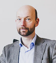 Percy Ehlert Vertrauen ist gut, bedarf aber der begleitenden Kontrolle. Die wichtige Arbeit des Versorgungswerks und der im Vorstand engagierten Kolleginnen und Kollegen bedarf unserer Aufmerksamkeit genauso wie unserer Unterstützung. Ich bin in Einzelkanzlei tätig zu allen rechtlichen Belangen rund um die Immobilie.