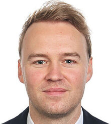  Friedrich Constantin Heidl Ich bin seit 2019 Rechtsanwalt in Berlin und spezialisiert auf Unternehmens- und Steuerrecht. Bilanzrechtliches Verständnis und ausgeprägtes Interesse für den nationalen und internationalen Kapitalmarkt sowie für die persönliche und gesamtgesellschaftliche Zukunftsplanung und -versorgung haben mich dazu motiviert, mich für die Vertreterversammlung des Versorgungswerks zu bewerben. 