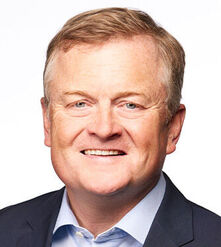 Bernward Alpers Ich bin als Rechtsanwalt und Notar in einer auf Immobilien- und Gesellschaftsrecht spezialisierten Sozietät tätig. Als Fachanwalt berate ich Arbeitgeber im Arbeitsrecht und als Notar bin ich überwiegend im Immobilienrecht tätig. Ich bin seit 1999 Mitglied des Versorgungswerkes für Rechtsanwälte in Berlin und freue mich darauf, in der Vertreterversammlung die Interessen der Mitglieder zu vertreten.